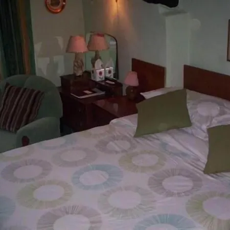 The Copper Kettle Hotel 2*