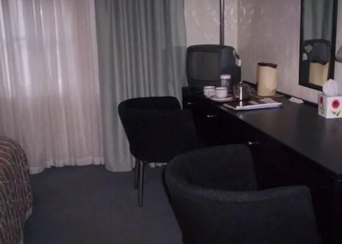 The Copper Kettle Hotel 2*